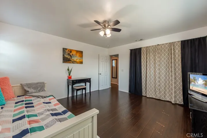 Upstairs Bedroom #4