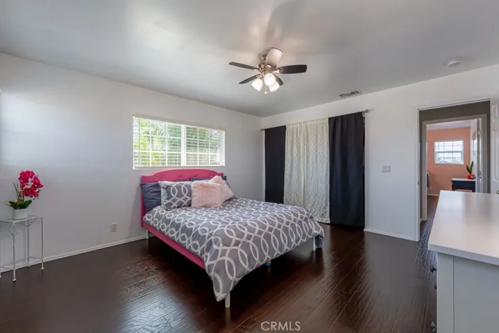 Upstairs Bedroom #5