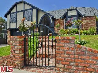 18265 Wakecrest Drive, Malibu, California 90265
