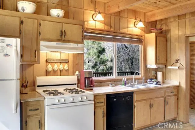 1670 Wolf Road, Big Bear, California 92314