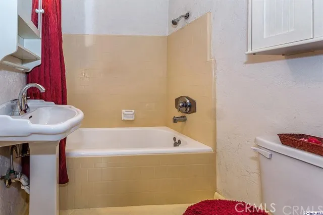 10758 Mcvine Avenue, Sunland, California 91040