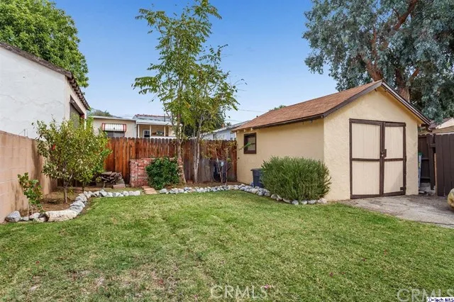 10758 Mcvine Avenue, Sunland, California 91040