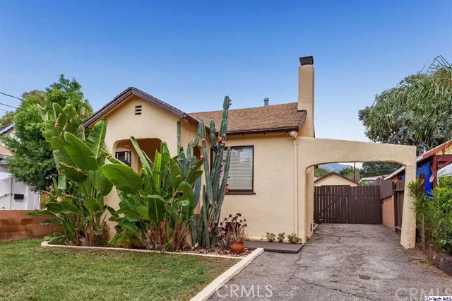 10758 Mcvine Avenue, Sunland, California 91040