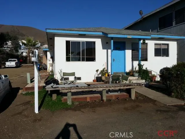 Just a short distance from public walkway to fabulous beach