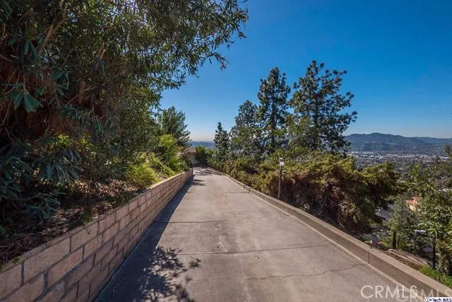 330 Wonderview Drive, Glendale, California 91202