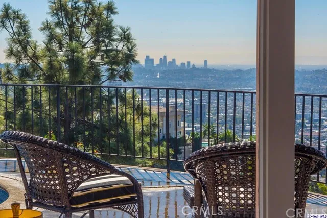 330 Wonderview Drive, Glendale, California 91202