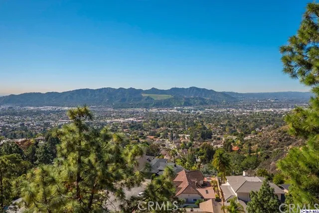 330 Wonderview Drive, Glendale, California 91202