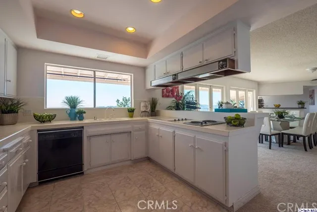 330 Wonderview Drive, Glendale, California 91202