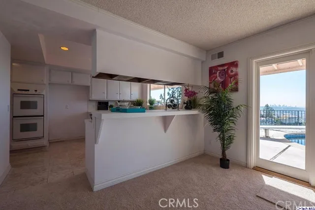 330 Wonderview Drive, Glendale, California 91202