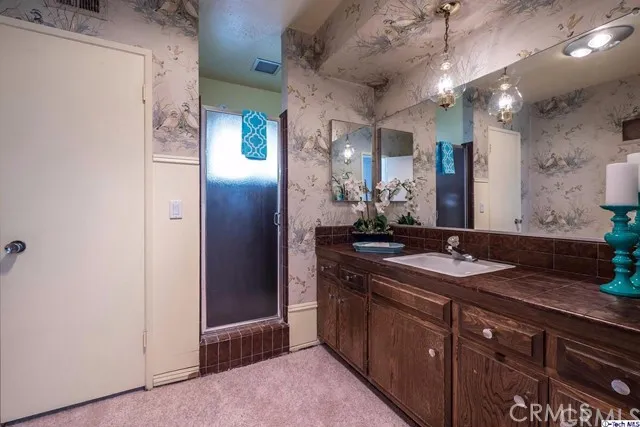 330 Wonderview Drive, Glendale, California 91202