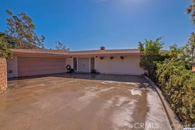 330 Wonderview Drive, Glendale, California 91202