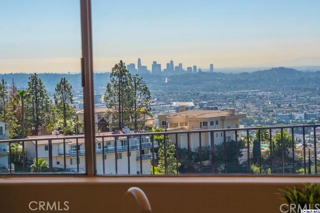 330 Wonderview Drive, Glendale, California 91202
