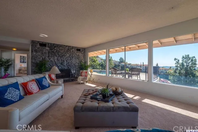 330 Wonderview Drive, Glendale, California 91202