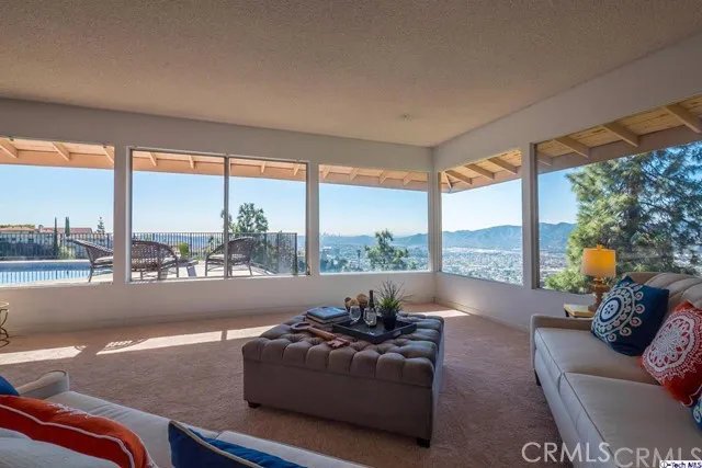 330 Wonderview Drive, Glendale, California 91202