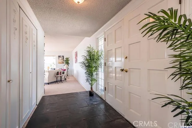 330 Wonderview Drive, Glendale, California 91202