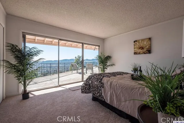 330 Wonderview Drive, Glendale, California 91202