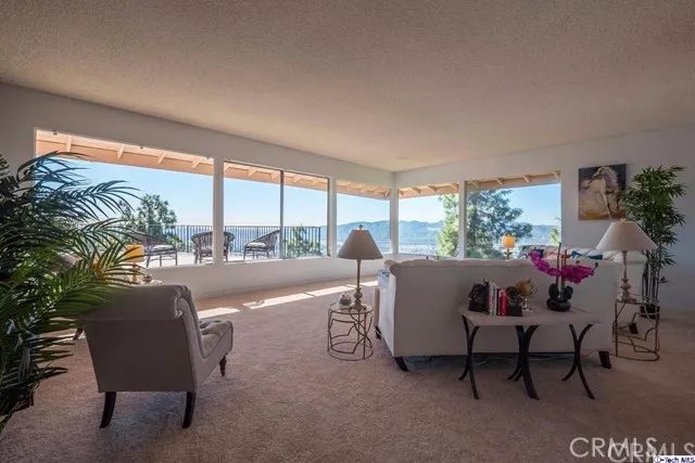 330 Wonderview Drive, Glendale, California 91202