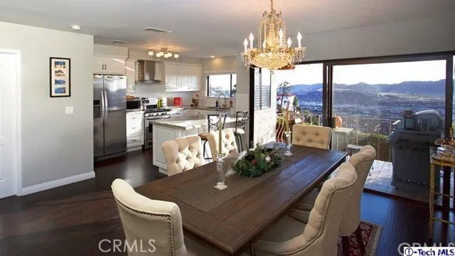 1613 Camino De Villas, Burbank, California 91501
