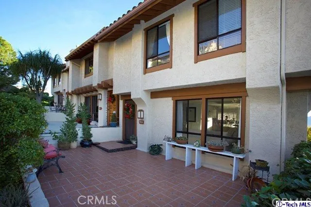 1613 Camino De Villas, Burbank, California 91501