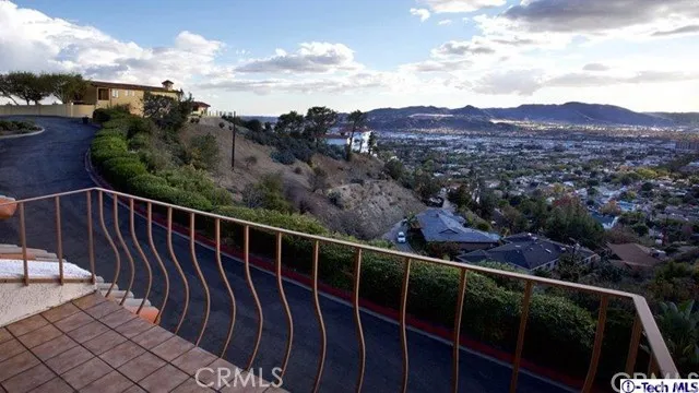 1613 Camino De Villas, Burbank, California 91501