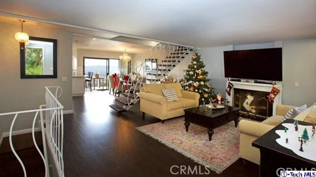 1613 Camino De Villas, Burbank, California 91501