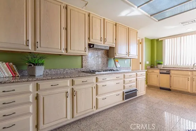 3322 Barnes Circle, Glendale, California 91208