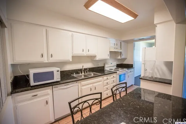 215 N Kenwood Street 105, Glendale, California 91206
