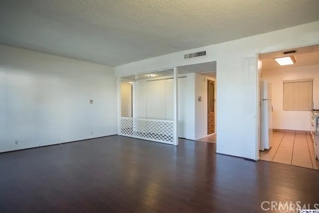 215 N Kenwood Street 105, Glendale, California 91206