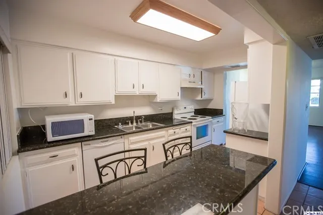 215 N Kenwood Street 105, Glendale, California 91206