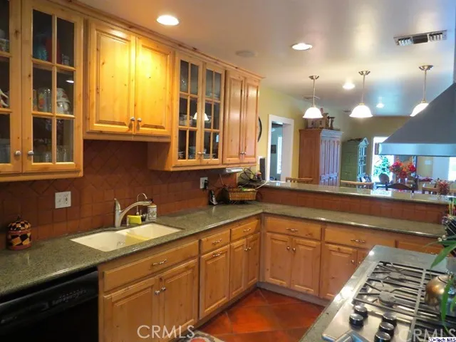 10223 Floralita Avenue, Sunland, California 91040