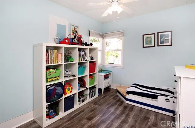 2116 W Chandler Boulevard, Burbank, California 91506