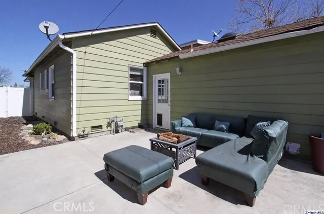 2116 W Chandler Boulevard, Burbank, California 91506