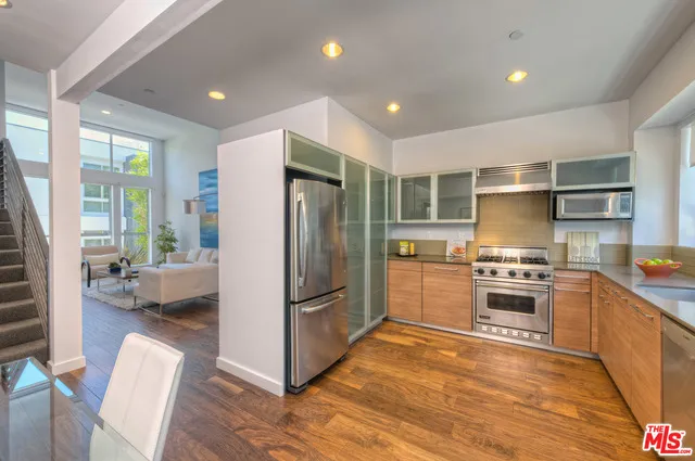 4151 Redwood Avenue 306, Los Angeles, California 90066