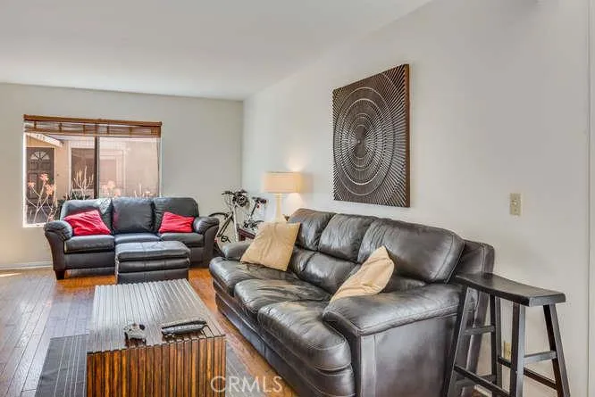 121 S Broadway, Redondo Beach, California 90277