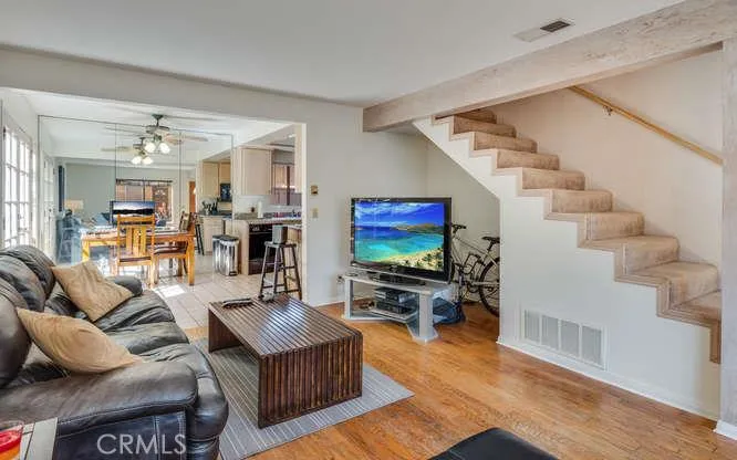 121 S Broadway, Redondo Beach, California 90277
