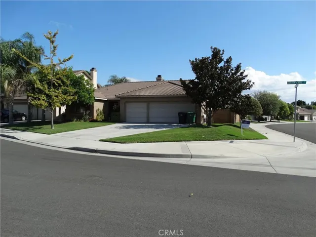 13629 Golden Eagle Court, Eastvale, California 92880