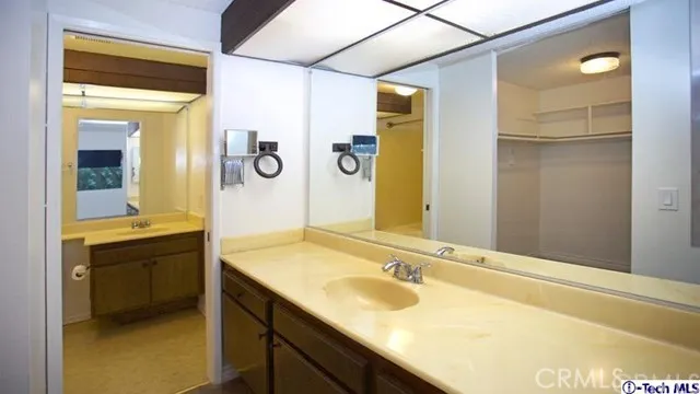 323 N Jackson Street 201, Glendale, California 91206