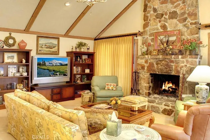 505 Wanita Lane, Big Bear, California 92315