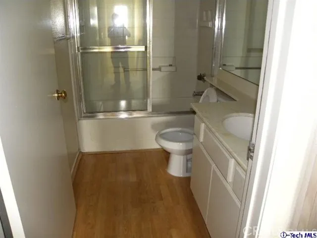 8840 Burnet Avenue 6, North Hills, California 91343