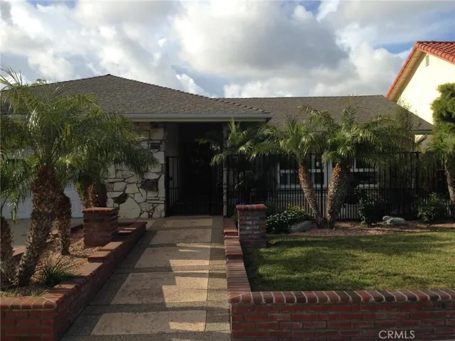 6801 Gas Light Drive, Huntington Beach, California 92647