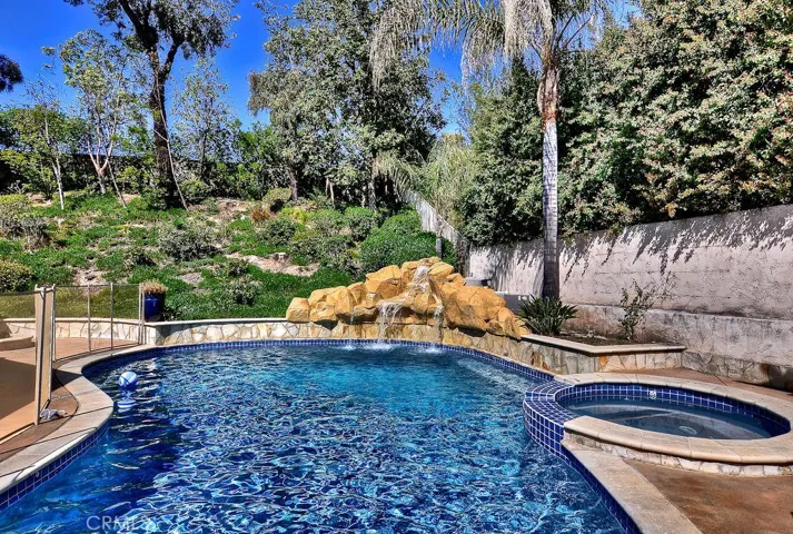 22921 Bergantin, Mission Viejo, California 92692