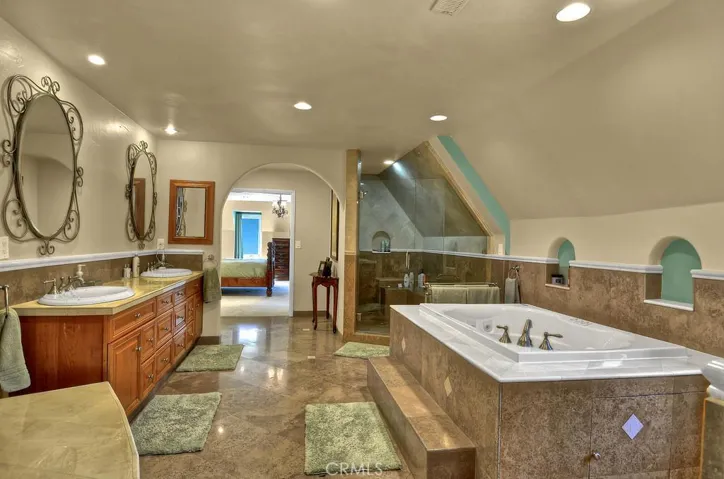 22921 Bergantin, Mission Viejo, California 92692