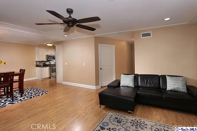 3055 Piedmont Avenue, La Crescenta, California 91214