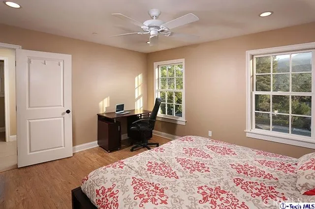 3055 Piedmont Avenue, La Crescenta, California 91214