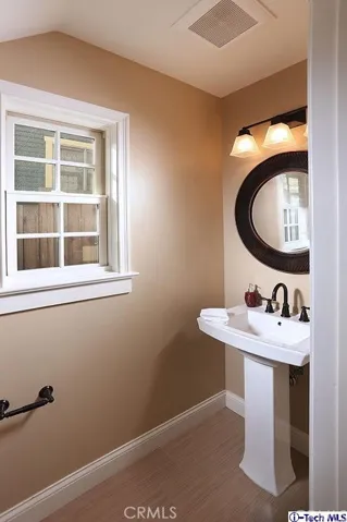 3055 Piedmont Avenue, La Crescenta, California 91214