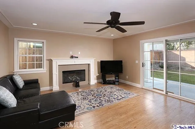3055 Piedmont Avenue, La Crescenta, California 91214