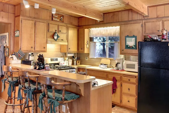 390 Imperial Avenue, Sugarloaf, California 92386