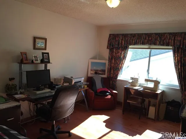 3323 Sparr Boulevard, Glendale, California 91208