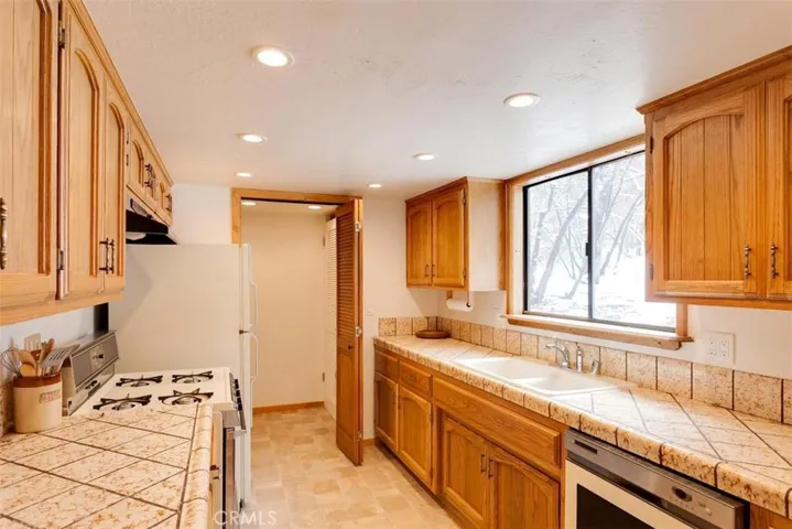 1399 Klamath Road, Big Bear, California 92314