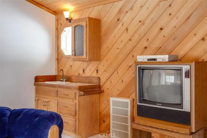 1399 Klamath Road, Big Bear, California 92314